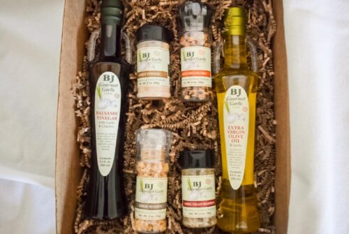 Large Gift Box with two bottles and four spices